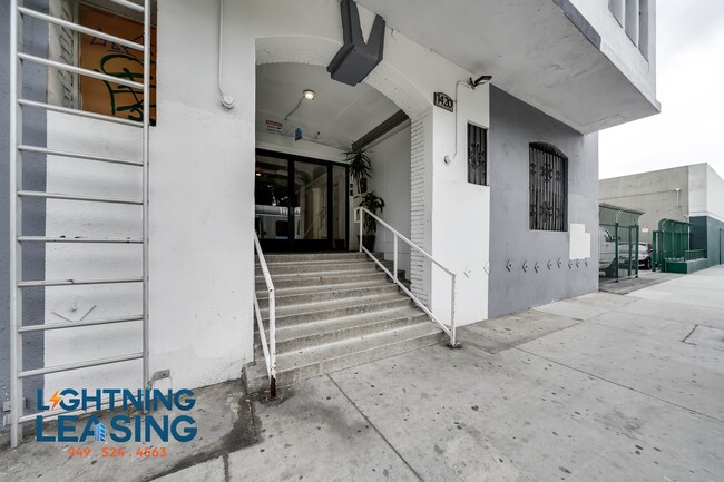 Building Photo - 1420 Flower St
