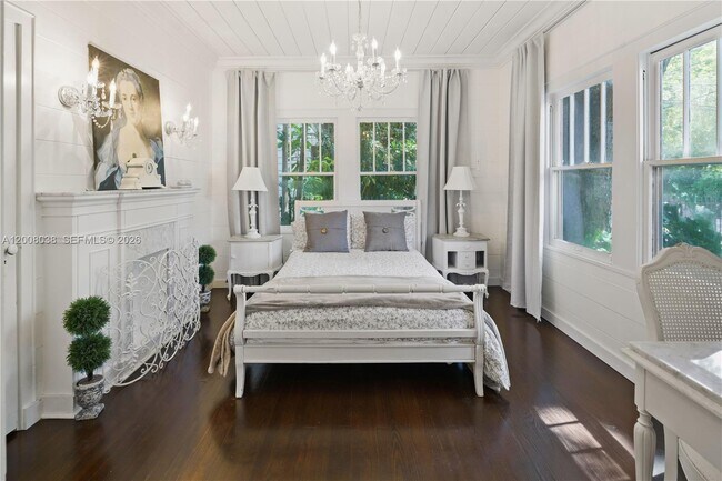 Building Photo - 743 NW 9th Ave