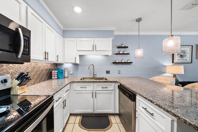 Building Photo - 503 Granada Cir