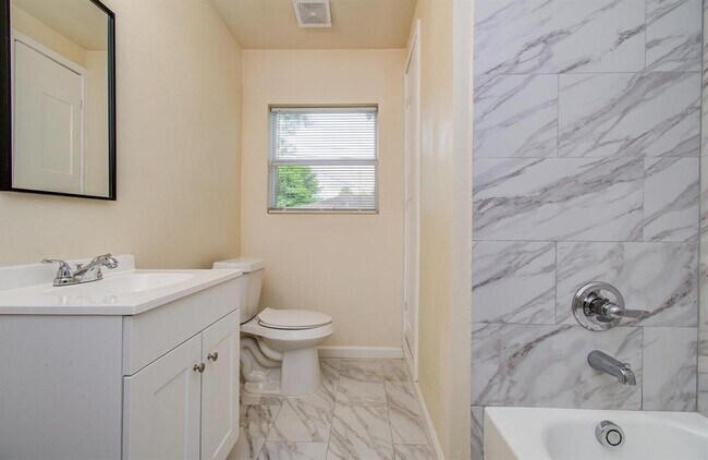 Building Photo - 6510 Cherrydale Dr