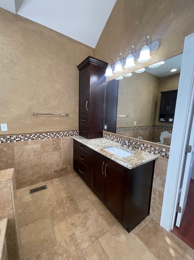 Building Photo - 4 Bedroom Soddy Daisy Rental Property with...