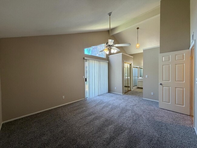 Building Photo - 5246 W Magill Ave
