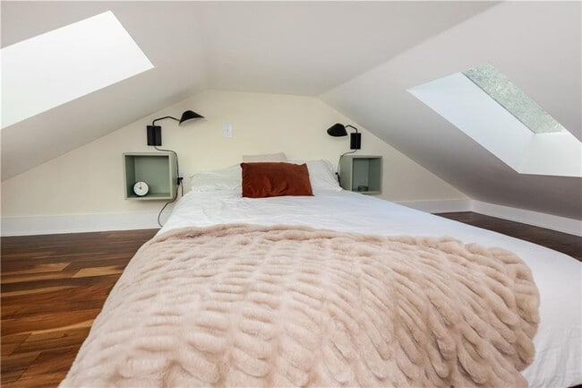 Building Photo - 1583 Braeburn Dr SE