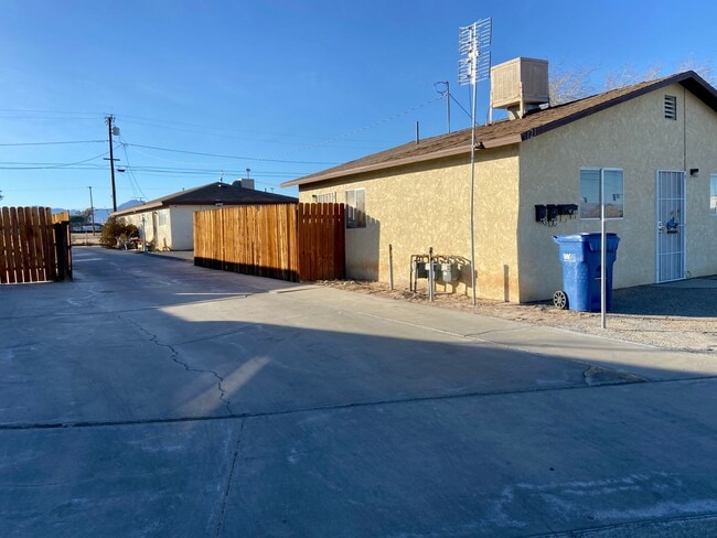 Building Photo - 121 S Norma St