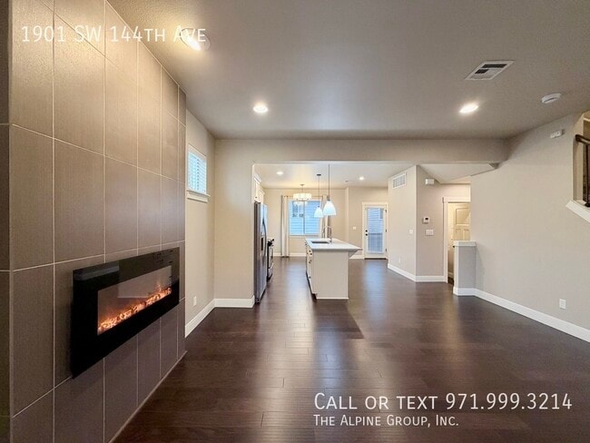 Building Photo - 1901 SW 144th Ave