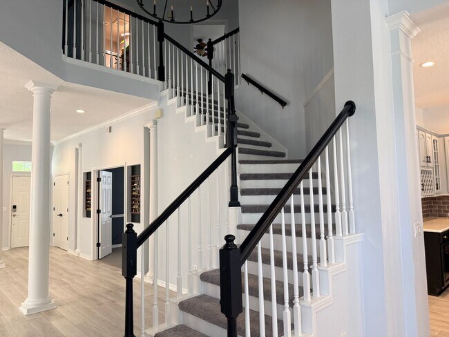 Building Photo - 603 Canne Pl