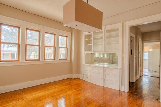 Building Photo - 1150 N 33rd St