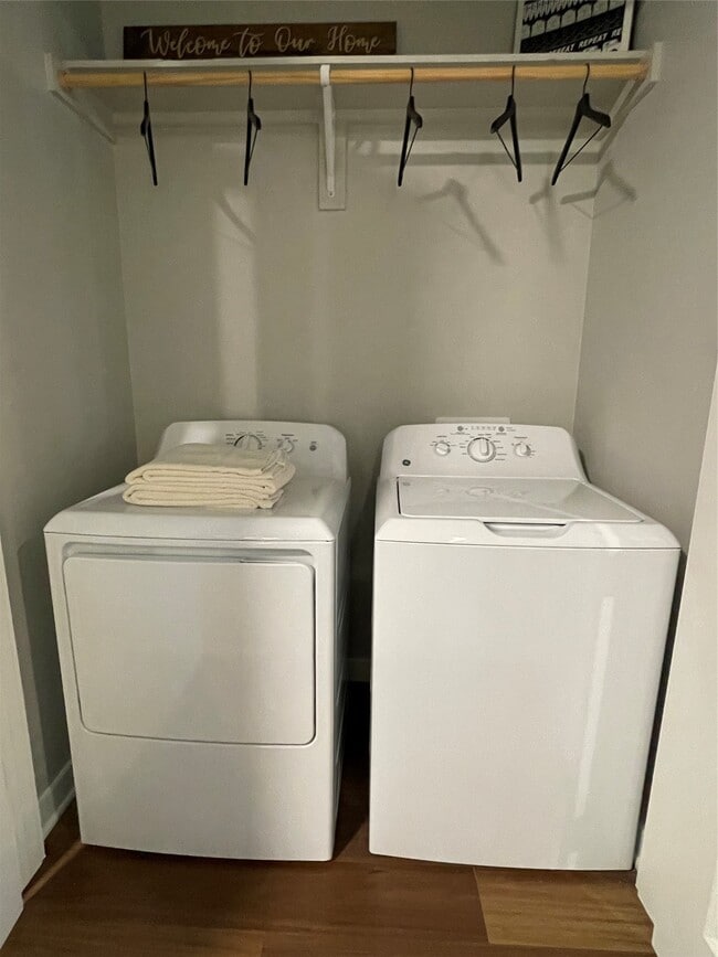 Building Photo - 12840 Jones Rd