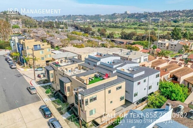 Building Photo - Luxury Townhouse w/ 2 Car Garage & Rooftop...