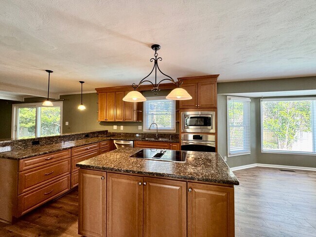 Building Photo - Great Neck Pool Home! First-Time Rental Available NOW! Pet Friendly - Corner Lot - Top Schools!