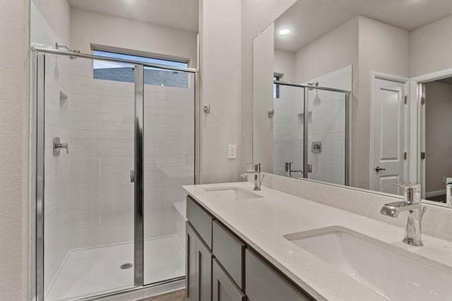 Building Photo - 15725 Hazelhurst Ln