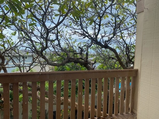 Building Photo - Breezy Fresh, Freshly Renovated 2/1 at Makaha Valley Plantation