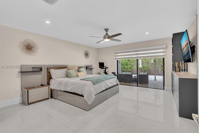 Building Photo - 630 SW 100th Terrace