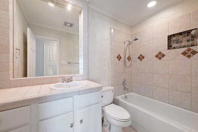 Building Photo - 3605 Palomar Ln