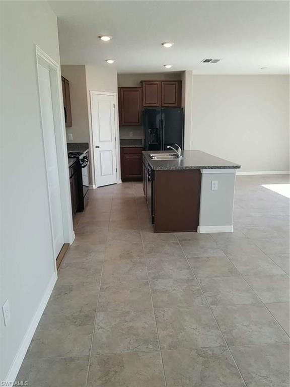 Building Photo - 5010 White Chicory Dr