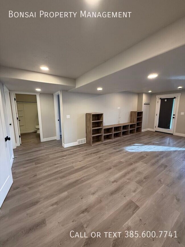 Building Photo - 1489 W Stone Gate Dr