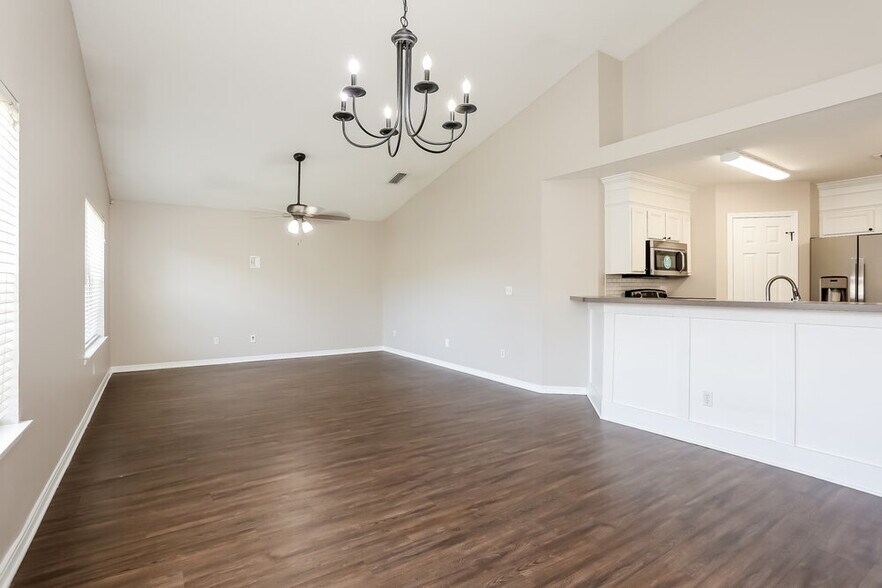 Building Photo - 2831 Taylor Hill Dr