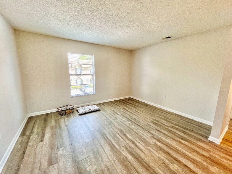 Building Photo - 5107 S Clarice Ct