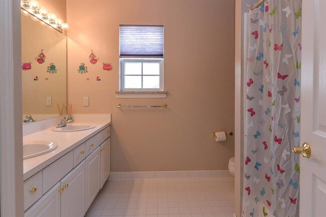 Building Photo - 4993 S Ridgeside Cir