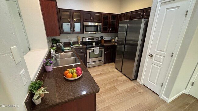 Building Photo - 3805 E Santa Fe Ln