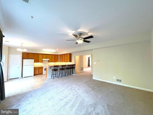 Building Photo - 23435 Dahlia Cir