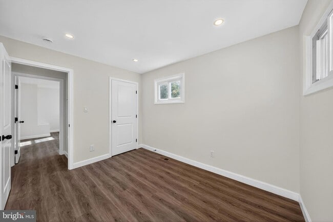 Building Photo - 8 Marley Neck Rd