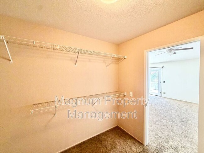 Building Photo - 37168 Santa Rosa Glen Dr