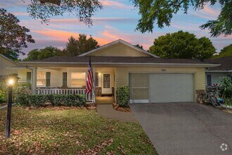 Building Photo - 9438 SW 85th Ave