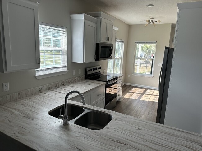 Building Photo - Apartment For Rent