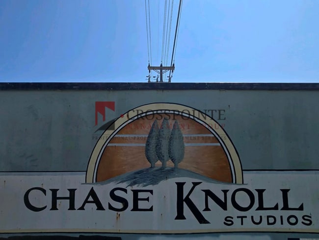 Building Photo - Available! 2 Bedroom 1 Bath Townhome in White Oak!