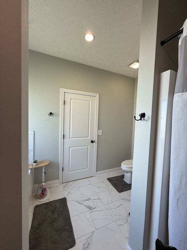 Building Photo - 128 Aiden Ln