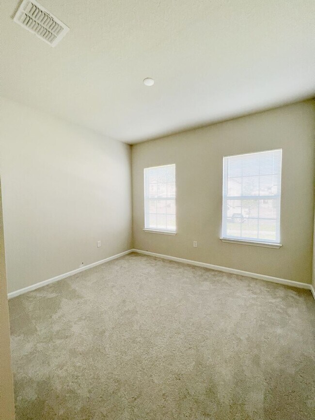 Building Photo - Awesome house for rent in St Cloud Area