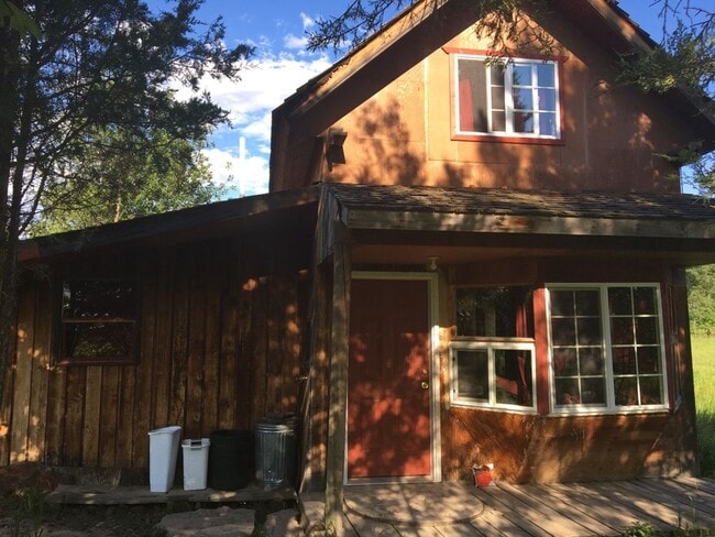 Building Photo - Rustic Cabin for Rent October 2025 thru Ma...