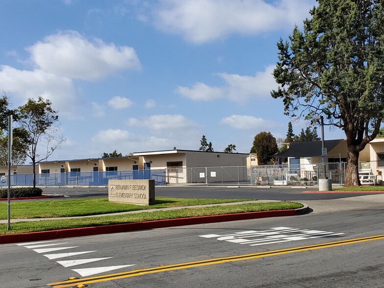 Benjamin F. Beswick Elementary School 1-2 - 14281 Green Valley Dr