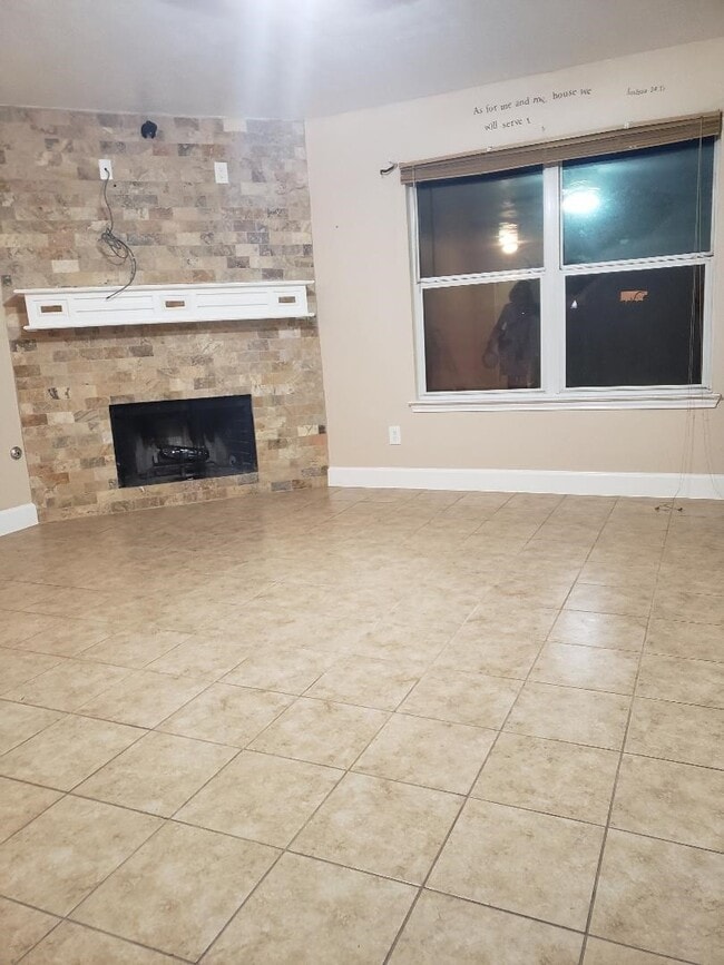 Building Photo - 16123 Catbird Ct