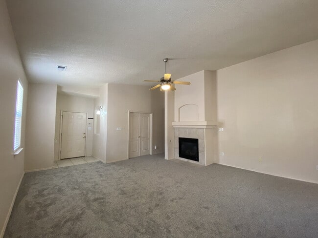 Building Photo - Spacious 3BR w/Office in the Cabezon Subdivion