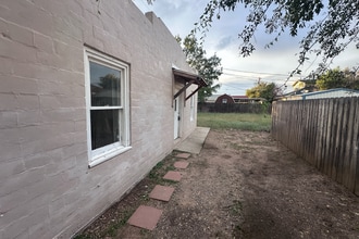 Building Photo - 411 N Adams St