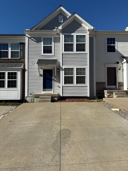 Primary Photo - 204 Treeline Ln