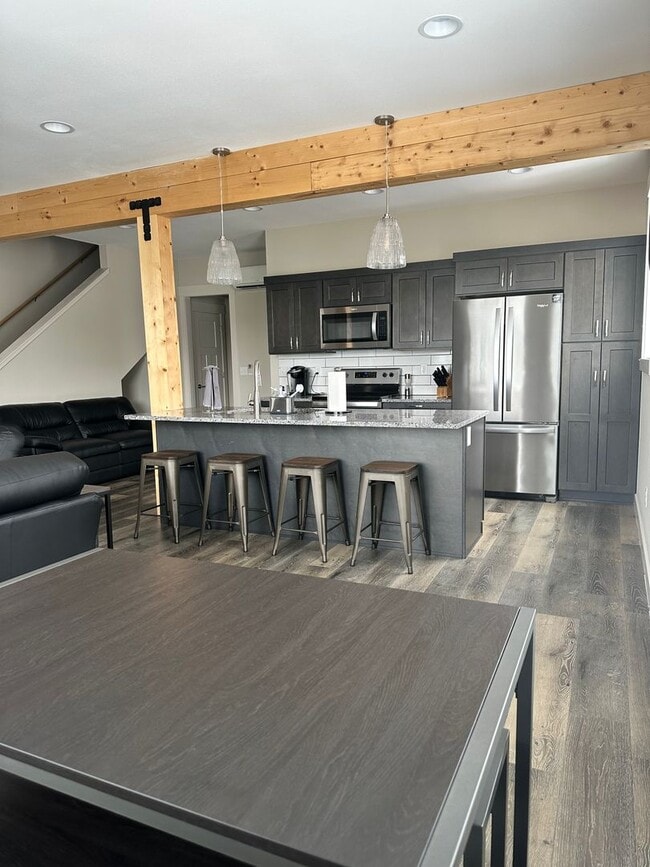 Building Photo - Year Round Rental- 4 bedroom, 2.5 bath in ...