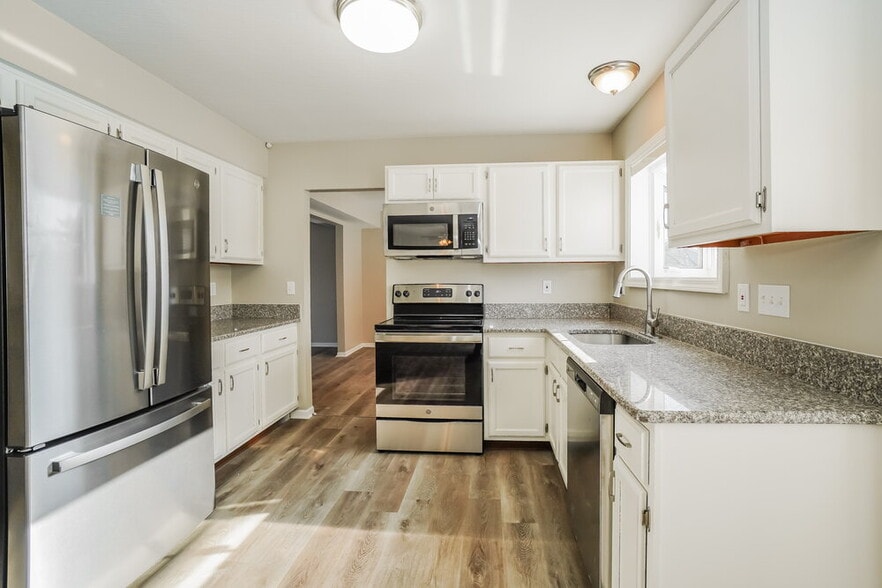 Building Photo - 5305 Frisco Dr