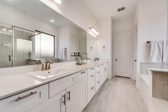 Building Photo - 901 Gold Finch Ln