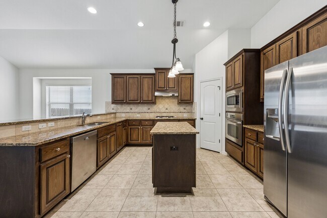 Building Photo - 14304 Senia Bend
