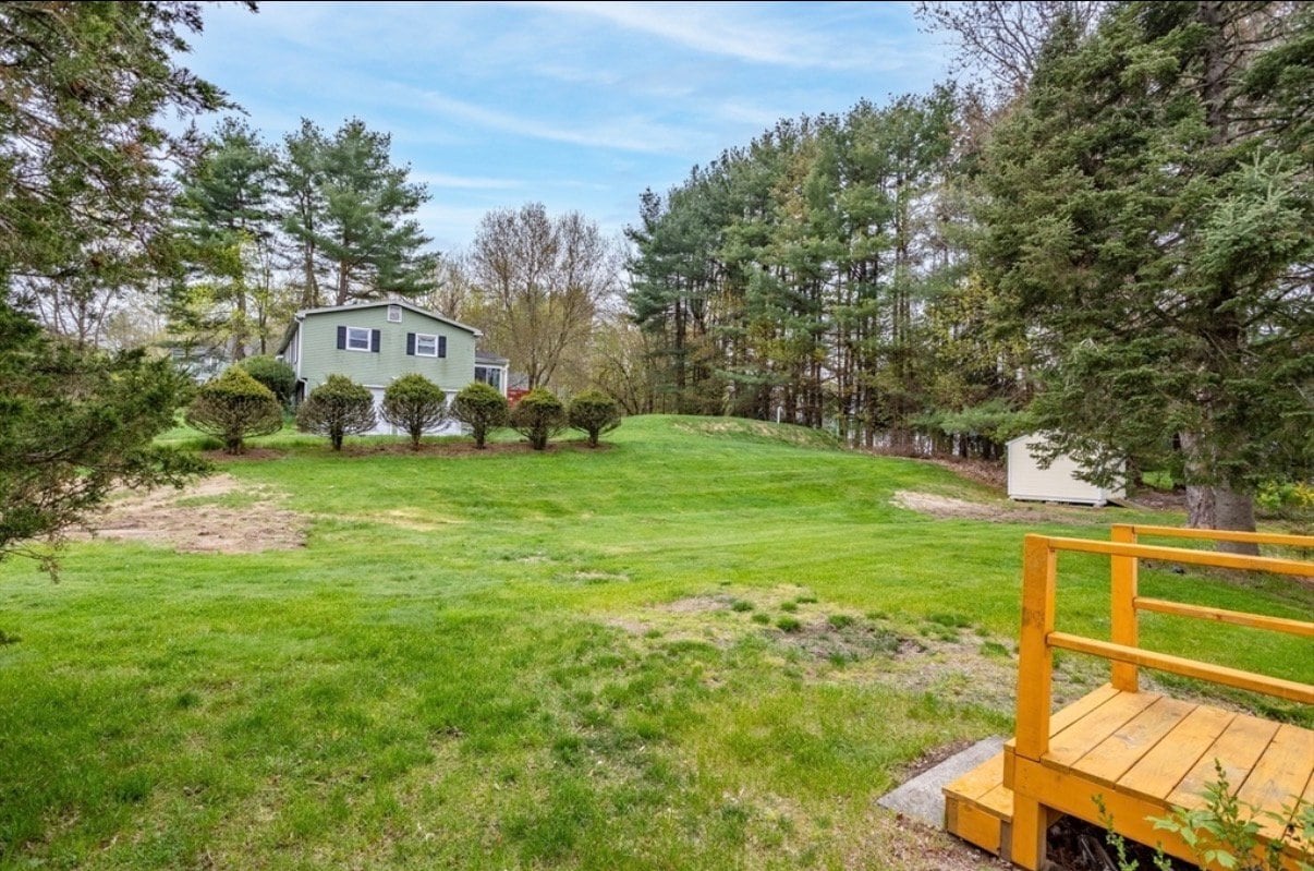 Building Photo - 3 Meadowbrook Rd