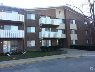 Building Photo - 3000 Bayside Dr