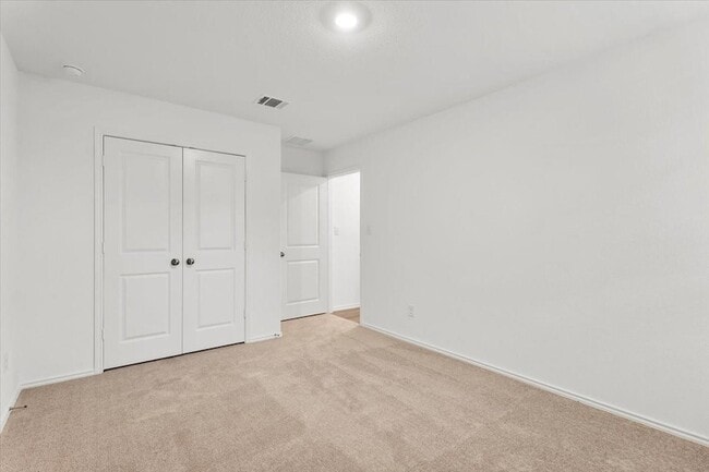 Building Photo - 104 Winged Foot Ct