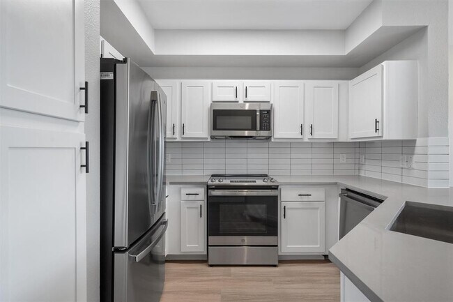 Building Photo - 2320 Gracy Farms Ln