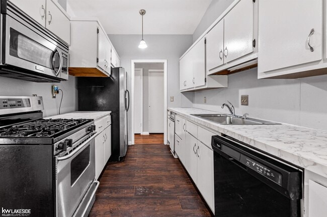 Building Photo - 5342 Streefkerk Dr