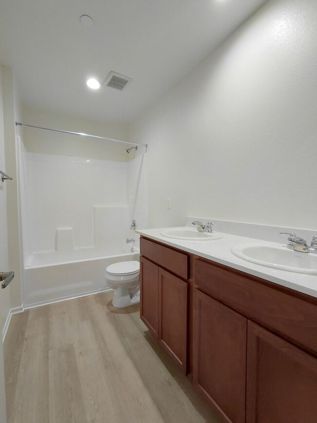 Building Photo - 475 Palomino Ct