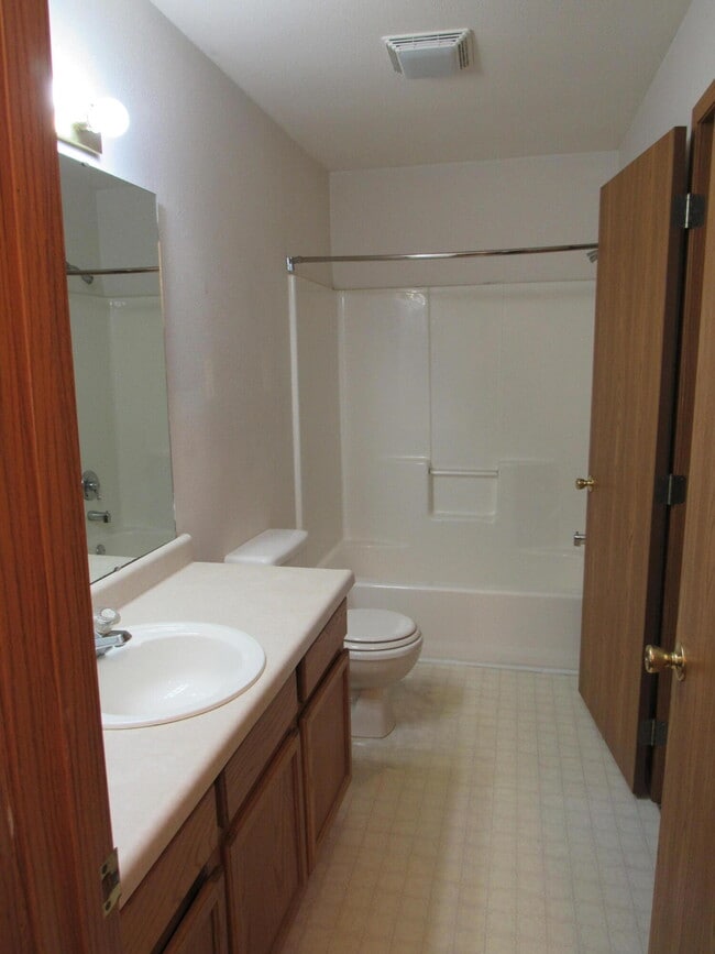 Building Photo - 469 Haymes Ct