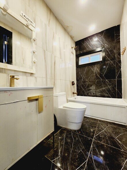 Unit 2 - 77 Vroom St